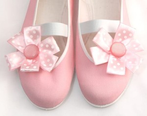 Pudrowa polka dot